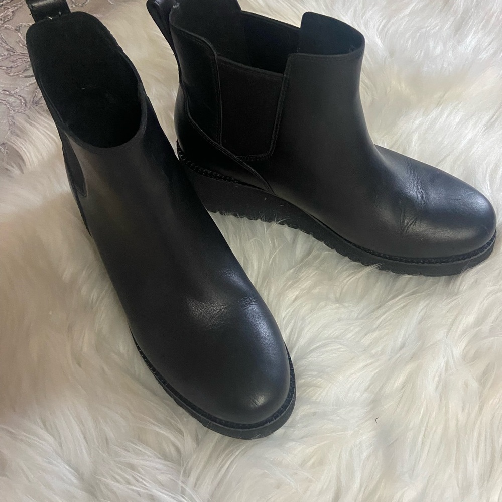 Cole Haan Zerogrand City Wedge waterproof Chelsea Black Ankle Booties Sz 8.5 - Picture 8 of 8